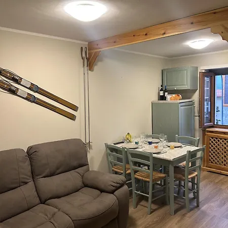 Daire Two Bedroom In The Middle Of Centre Oulx